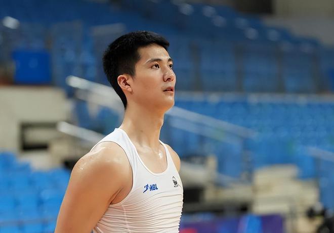 赛后传来1喜2忧萨林杰与三号位存弊端！龙8头号玩家北控107-105击败广州(图3)