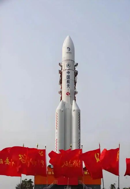 能力对比：美6吨俄25吨中国多少吨龙8手机登录入口中美俄货运飞船装载(图5)